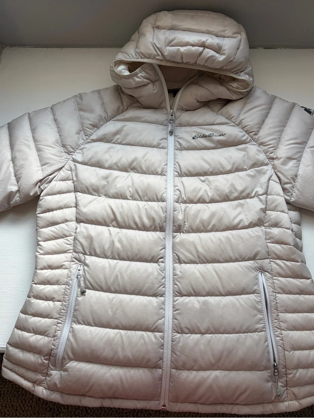 Eddie Bauer Women's White Packable Hooded Puffer Jacket - Picture 2 of 4